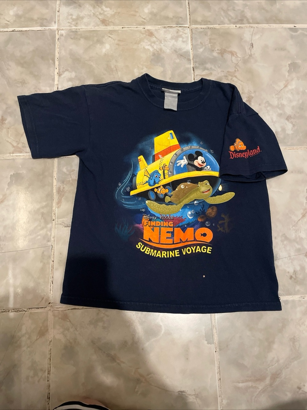 VTG Y2K Disney’s Pixar Finding Nemo Submarine Voyage Kids Youth T-Shirt L
